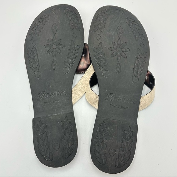 Brighton Black Cream Alice Sandal Thong Leather Womens Sz 9M Silver Medallion - Picture 8 of 9